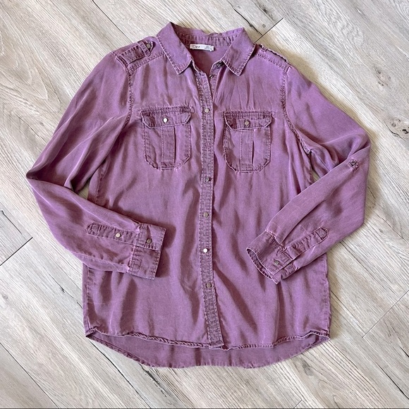 🔥SALE- Any 4/$20.   Dex Button Down Top​ - Picture 1 of 5